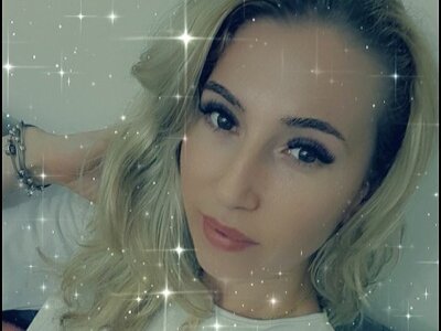 Miss_Daria naked stripping on cam for live sex video chat