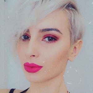 Miss_Judith naked before webcam in live porn chat