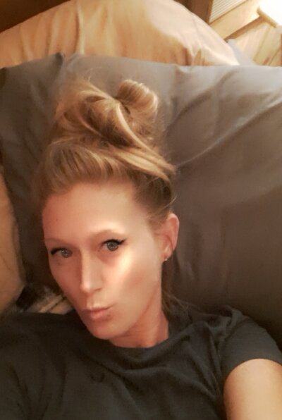 MissRightOne123 naked stripping on cam for live sex video chat