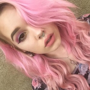Misss_Dream naked before webcam in live porn chat