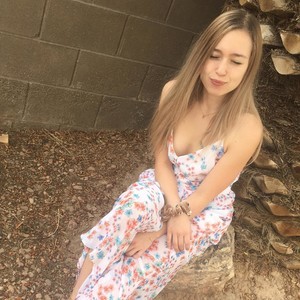Misssexyvegas naked before webcam in live porn chat
