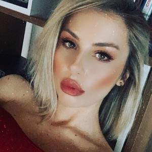 MissSpicy naked before webcam in live porn chat