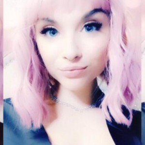 MistressAlani naked before webcam in live porn chat