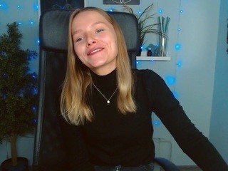 Monica naked Live Sex Chat Room