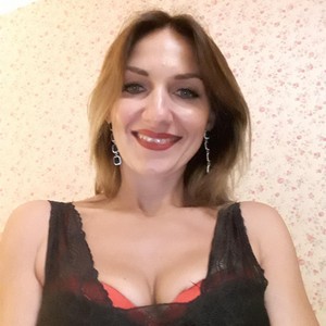 MonicaChu naked before webcam in live porn chat