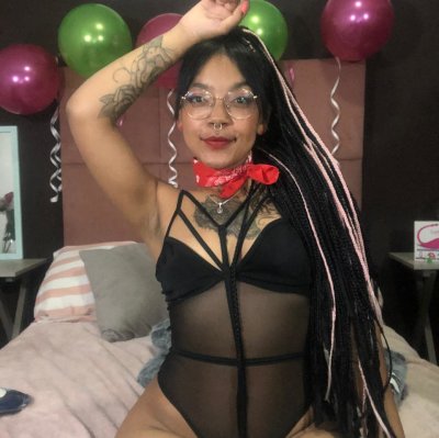 Naomy_williams naked stripping on cam for live sex video chat