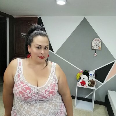 natasha_col naked stripping on cam for live sex video chat