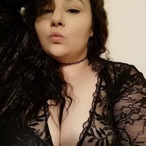 Naughtykiss22 naked before webcam in live porn chat