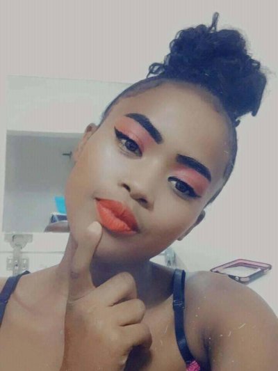 nicky_black naked stripping on cam for live sex video chat