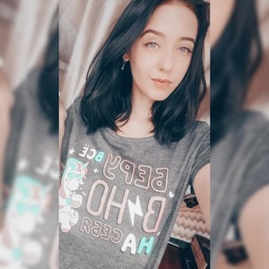 Nika_Fay naked before webcam in live porn chat