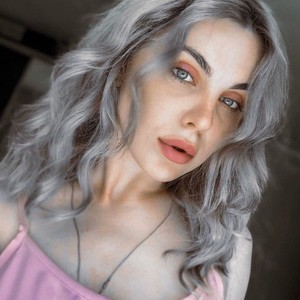 NikkySon naked before webcam in live porn chat