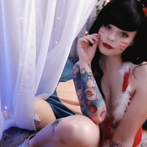 Novaalux naked before webcam in live porn chat