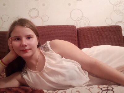 OrianaLaws naked stripping on cam for live sex video chat
