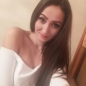 PaulaMarss naked before webcam in live porn chat