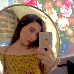 Peachxhot naked before webcam in live porn chat