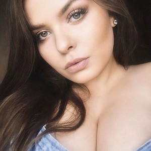 Pixsy_ naked before webcam in live porn chat