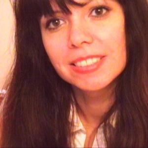 PrettyHairyxx naked before webcam in live porn chat