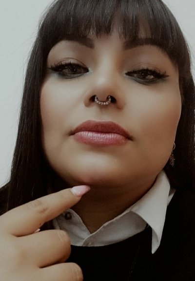 Rachellkors naked stripping on cam for live sex video chat