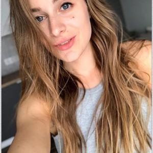 regular_girl naked before webcam in live porn chat