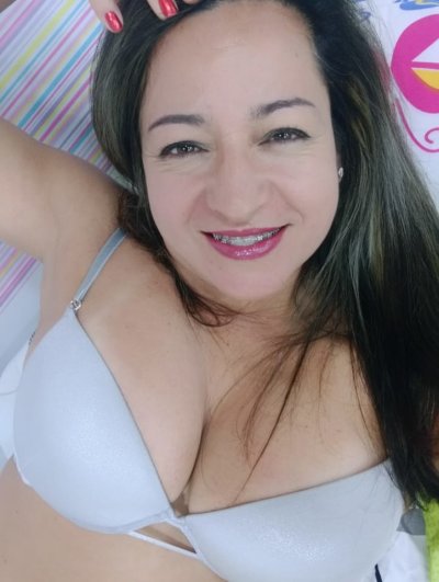 rochyevans naked stripping on cam for live sex video chat