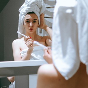 Rommi_Rain naked before webcam in live porn chat