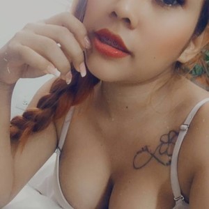Rosee_ naked before webcam in live porn chat