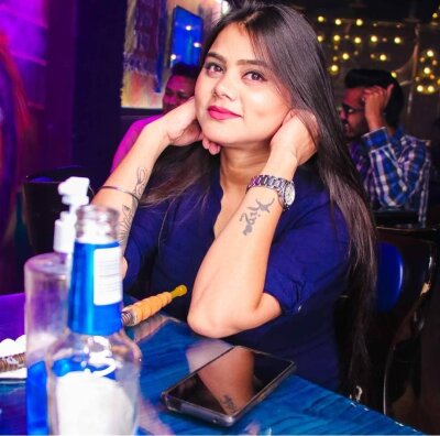 Rozi_Kapoor naked stripping on cam for live sex video chat