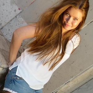 Sabina_ naked before webcam in live porn chat