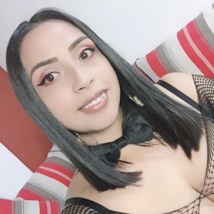 salmahayek1 naked before webcam in live porn chat