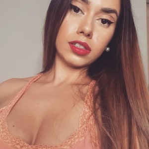 Samispank naked before webcam in live porn chat