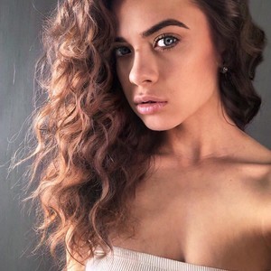 SanSaraa naked before webcam in live porn chat