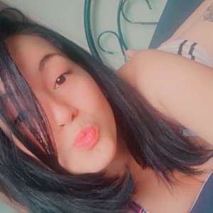 Saracleveland naked before webcam in live porn chat