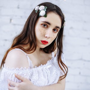 SarahWinks naked before webcam in live porn chat
