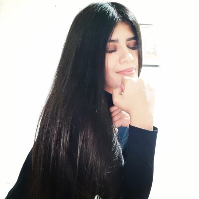 sararobert25 naked stripping on cam for live sex video chat