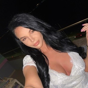 ShinyTheo naked before webcam in live porn chat
