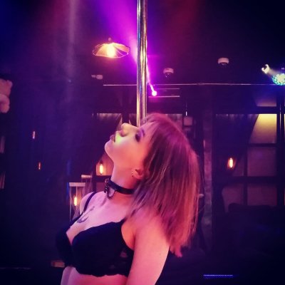 SilisHill naked stripping on cam for live sex video chat