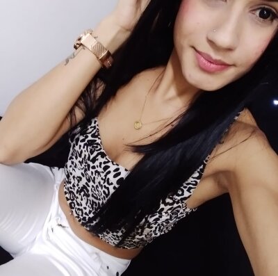 Sofi_jean naked stripping on cam for live sex video chat