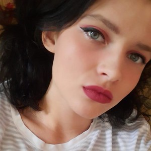 SoniNex naked before webcam in live porn chat