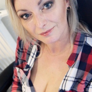 STARvanessa1 naked before webcam in live porn chat
