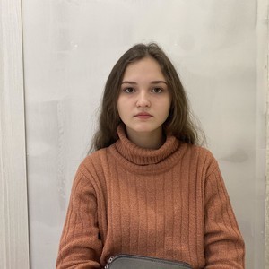 SuzzyBelker naked before webcam in live porn chat