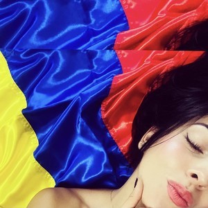 sweet__lee1 naked before webcam in live porn chat