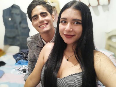 SWEETCOUPLE_2021 naked stripping on cam for live sex video chat