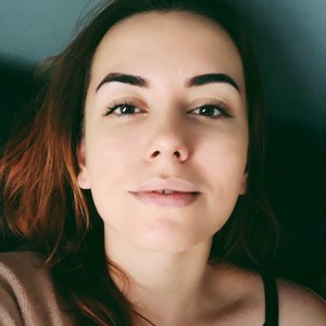 SweetKesssy naked before webcam in live porn chat