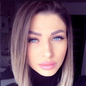 SweetndCrazy naked before webcam in live porn chat