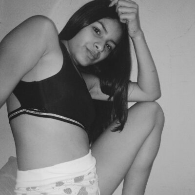 tiffany_prada naked stripping on cam for live sex video chat