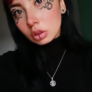 Tokio_Es naked before webcam in live porn chat