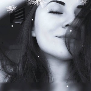 Unicorn_bb naked before webcam in live porn chat