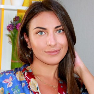 VeronicaCruzM naked before webcam in live porn chat