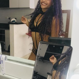 Viiiolett naked before webcam in live porn chat