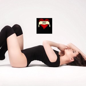 W140sexy naked before webcam in live porn chat